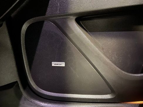 Used 2019 Chevrolet Traverse LT w/ LT Premium Package image 18