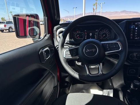 Used 2025 Jeep Wrangler Unlimited Sahara AWD/4WD image 13