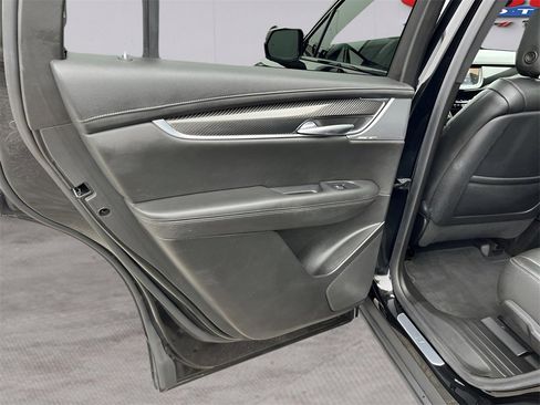 Used 2022 Cadillac XT6 Sport image 26