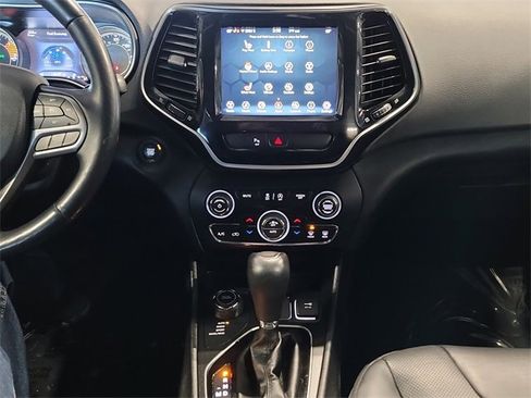 Used 2020 Jeep Cherokee Limited image 14