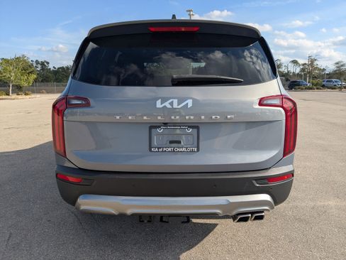 Certified 2022 Kia Telluride EX w/ EX Premium Package image 6