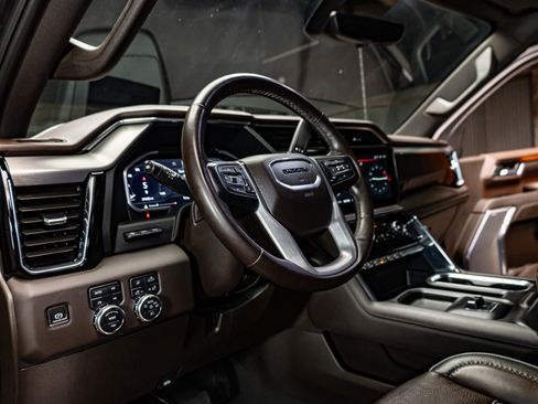 Used 2024 GMC Sierra 3500 Denali w/ Denali Reserve Package image 17