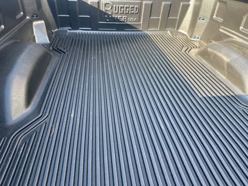 Used 2022 Chevrolet Silverado 2500 Custom w/ Custom Convenience Package image 10