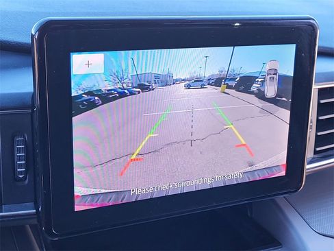 Used 2022 Ford Explorer XLT w/ Equipment Group 202A image 26