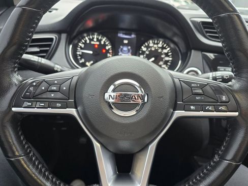 Used 2017 Nissan Rogue Sport SL w/ SL Premium Package image 6