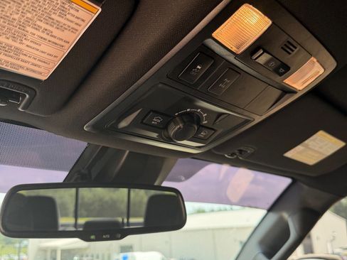 Used 2019 Toyota Tacoma TRD Off-Road AWD/4WD image 14