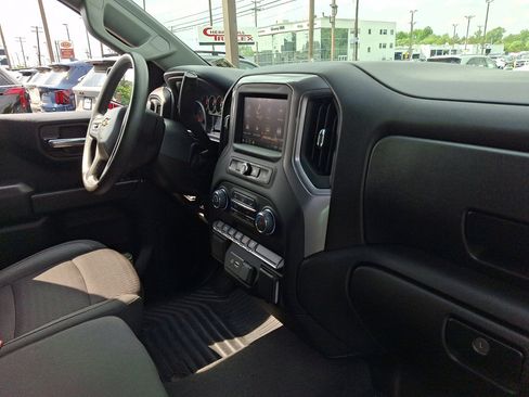 Used 2022 Chevrolet Silverado 1500 Custom AWD/4WD image 12