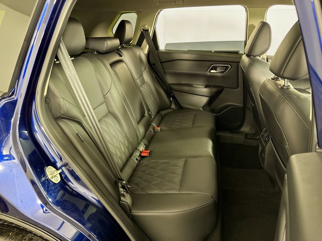 Used 2024 Nissan Rogue Platinum FWD image 35