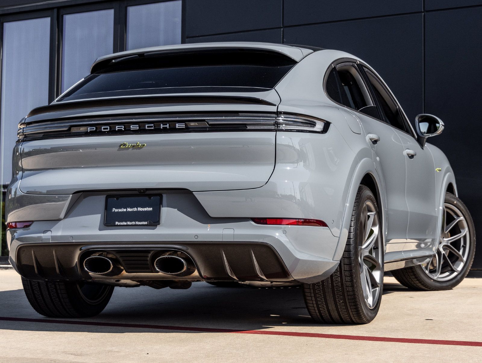 Certified 2025 Porsche Cayenne Turbo AWD/4WD image 11
