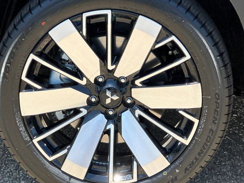 New 2025 Mitsubishi Outlander SEL image 25