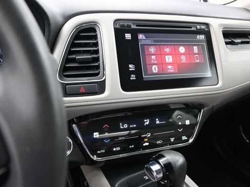 Used 2018 Honda HR-V EX image 18