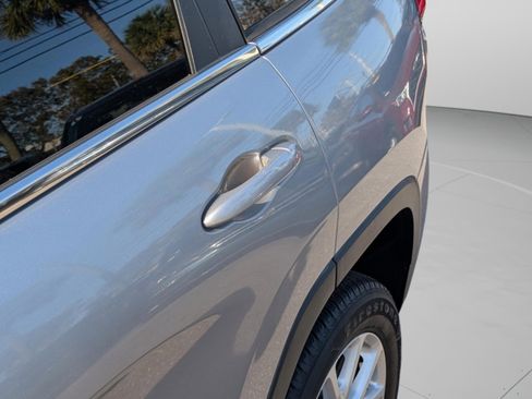 Used 2014 Jeep Cherokee Latitude image 29