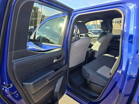 Used 2025 Toyota Tacoma TRD Off-Road image 17