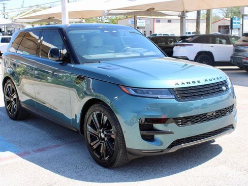 Used 2024 Land Rover Range Rover Sport SE image 2