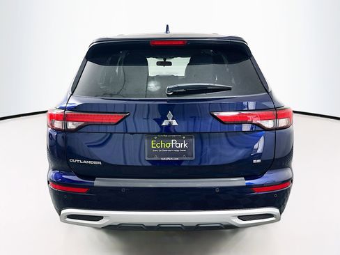 Used 2024 Mitsubishi Outlander SE image 7