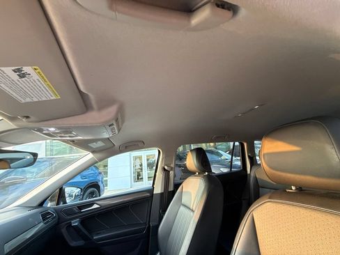 Used 2022 Volkswagen Tiguan SE AWD/4WD image 15