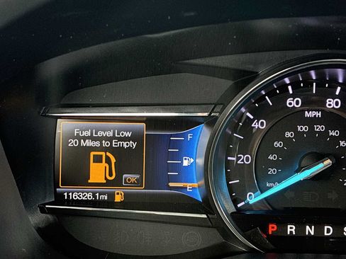 Used 2019 Ford Explorer XLT w/ Equipment Group 201A AWD/4WD image 10