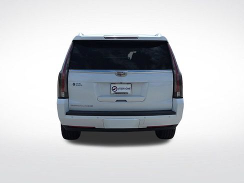 Used 2017 Cadillac Escalade 2WD image 5