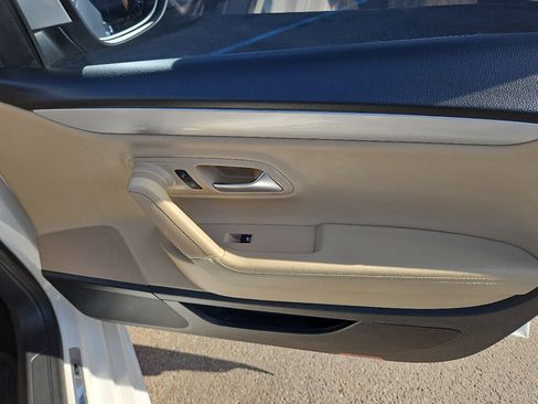 Used 2014 Volkswagen CC R-Line image 17