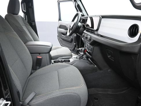 Used 2025 Jeep Wrangler Unlimited Sport AWD/4WD image 16