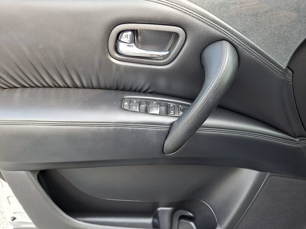Used 2022 Nissan Armada SV AWD/4WD image 14