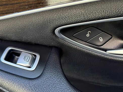 Used 2017 Mercedes-Benz C 300 4MATIC Sedan image 41