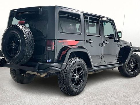 Used 2017 Jeep Wrangler Unlimited Sahara image 2