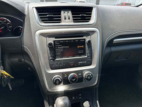 Used 2014 GMC Acadia SLE FWD image 23