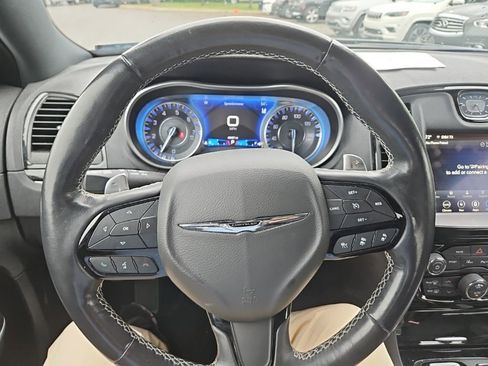 Used 2022 Chrysler 300 S w/ Comfort Group RWD image 17