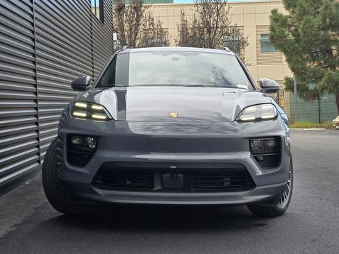 New 2026 Porsche Macan 4 Electric image 10