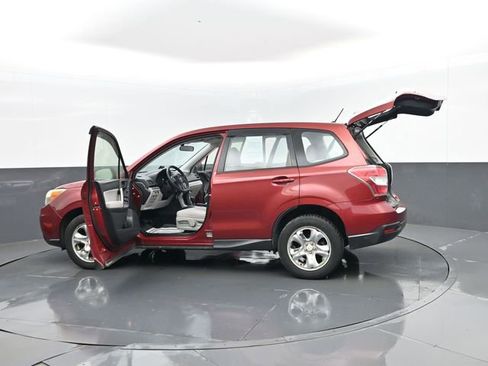 Used 2015 Subaru Forester 2.5i AWD/4WD image 30