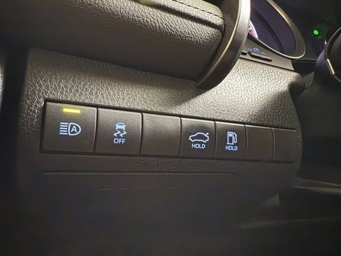 Used 2022 Toyota Camry LE image 27