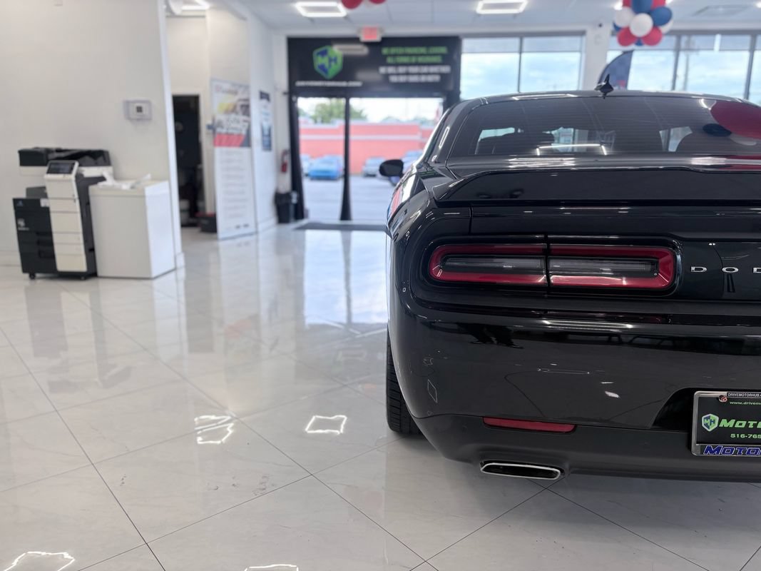 Used 2018 Dodge Challenger GT AWD/4WD image 13