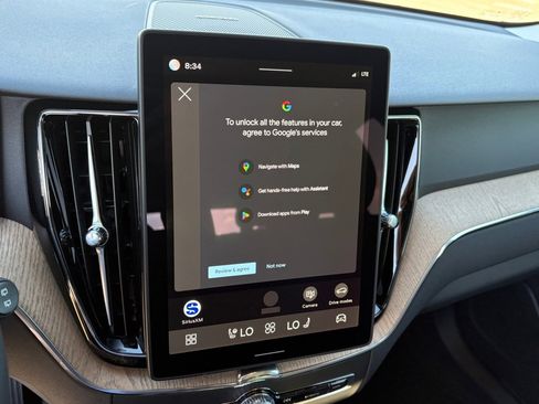 New 2026 Volvo XC60 B5 Plus w/ Protection Package Premier image 14