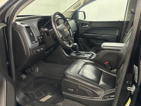 Used 2021 Chevrolet Colorado Z71 w/ Z71 Midnight Edition AWD/4WD image 11