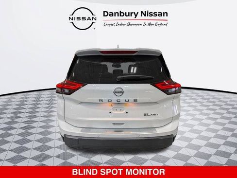 Certified 2025 Nissan Rogue SL w/ SL Premium Package AWD/4WD image 5