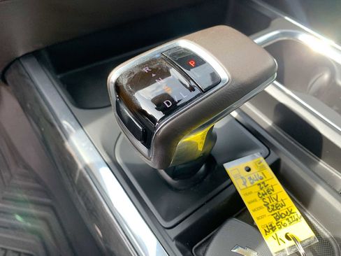 Used 2022 Chevrolet Silverado 1500 LTZ image 15