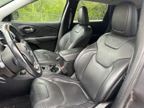 Used 2020 Jeep Cherokee Limited AWD/4WD image 3
