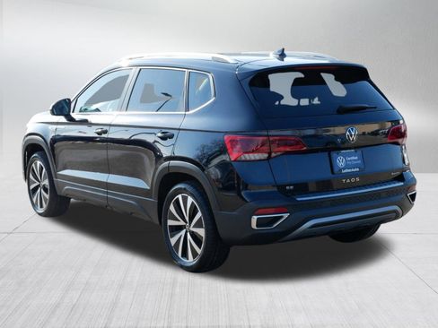 Used 2022 Volkswagen Taos SE w/ Panoramic Sunroof Package image 5