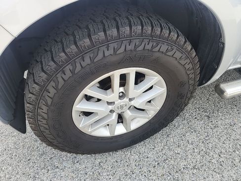 Used 2014 Nissan Frontier SV w/ SV Value Truck Package image 9