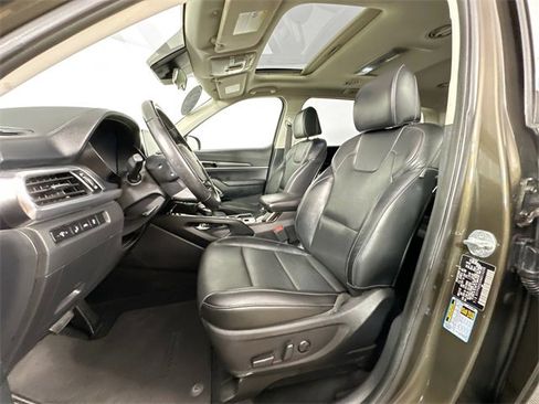 Used 2022 Kia Telluride S image 4