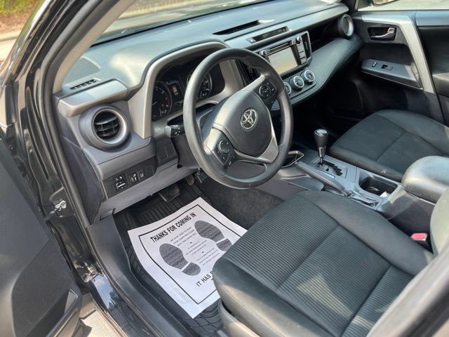 Used 2017 Toyota RAV4 LE FWD image 10