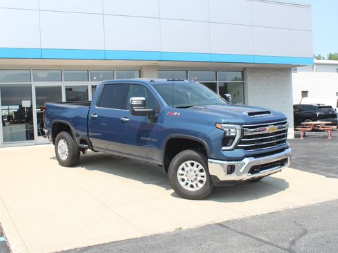 New 2026 Chevrolet Silverado 2500 LTZ w/ LTZ Convenience Package AWD/4WD image 2