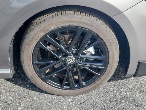 Used 2025 Toyota Camry SE image 10