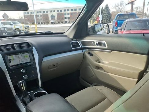 Used 2015 Ford Explorer XLT w/ Equipment Group 202B image 13