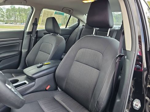 Used 2025 Nissan Altima 2.5 SV image 19