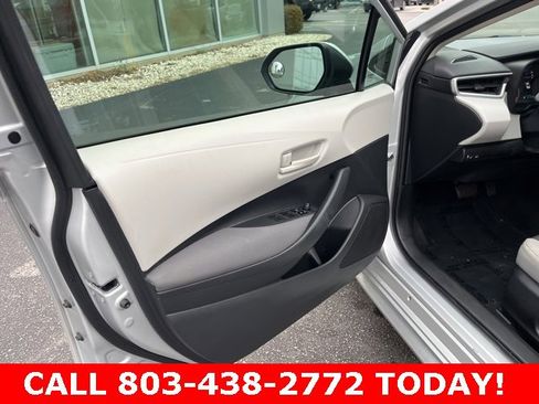 Used 2023 Toyota Corolla LE image 5