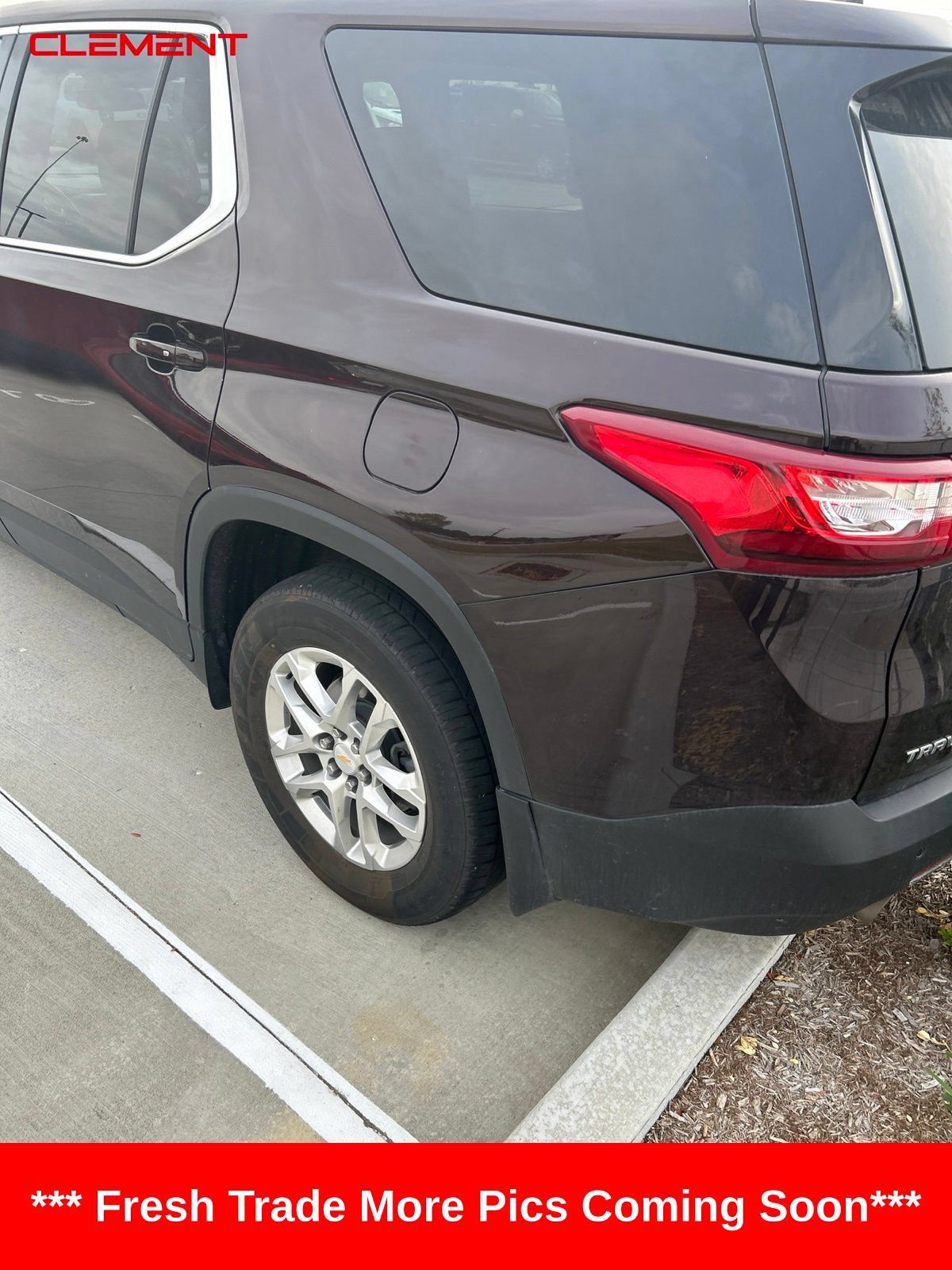 Used 2021 Chevrolet Traverse LT FWD image 4
