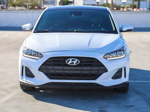 Used 2019 Hyundai Veloster 2.0 Premium image 3