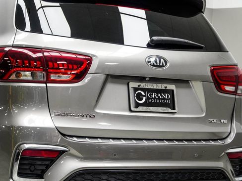 Used 2019 Kia Sorento SX image 13